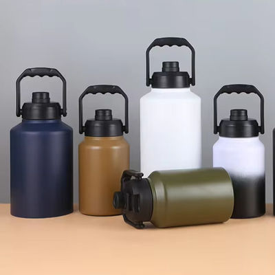 Mejore sus aventuras al aire libre con esta botella de agua de acero inoxidable de gran capacidad