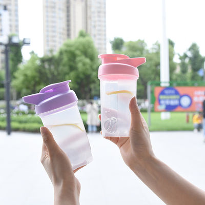 Taza de agua para niños 300ml Taza de agitación de plástico para actividades al aire libre Taza portátil para senderismo