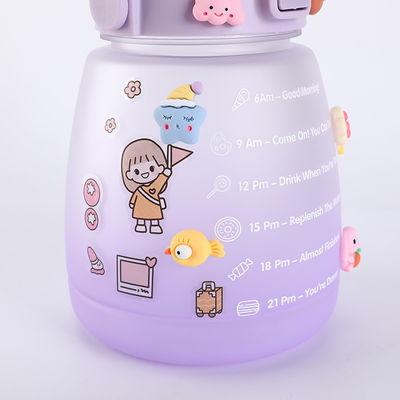 Servicio orientado al cliente Botella de agua para niños de 45 oz con etiqueta y gran capacidad