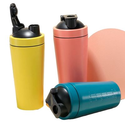 Botella de batidora de proteínas metálicas de pared única con tapa y bola de mezcla incluida