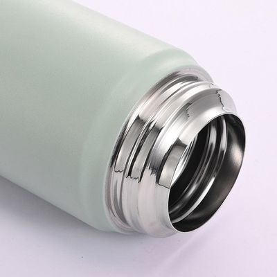 Vacío 500 ml 600 ml de doble pared de acero inoxidable Botella de agua potable deportiva con tapa