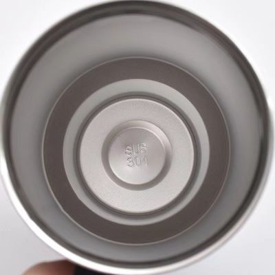 Estilo de diseño clásico 40 oz de acero inoxidable tumbler al aire libre con mango y paja para OEM