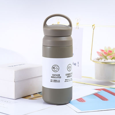 Volver a la escuela Tazas aisladas de acero botella de vacío personalizable tumbler para deportes