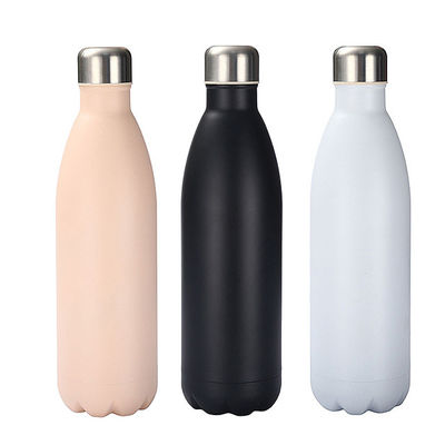 Función Botella de agua reciclable con tapa de 1 litro de acero inoxidable aislada para el deporte