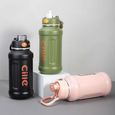 A todas las personas se les encanta esta botella de agua deportiva de acero inoxidable 304 con paja