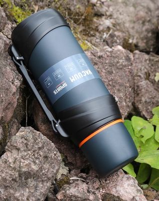 Mejorar su experiencia de viaje con este personalizado 2600ml de doble pared de vacío de viajes olla