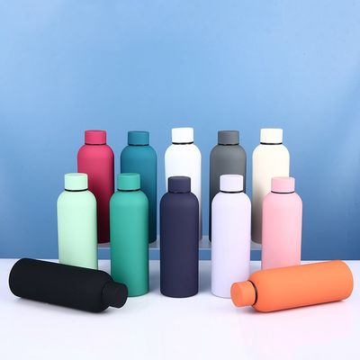 Botella de agua deportiva de acero inoxidable de 750 ml de pared doble boca pequeña para agua caliente libre de BPA