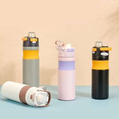 Todas las personas aplicables Taza recta 580ML Salón de gimnasia Vacuo Termosas aisladas con paja