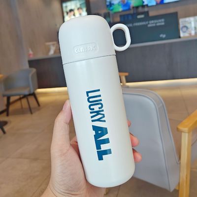 Funcional 500ml botella de agua de acero inoxidable para niños Mantenga las bebidas a la temperatura deseada
