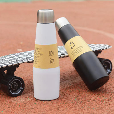 Botella de agua de vacío de negocios duradera para deportes Botella aislada en forma de cola