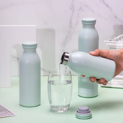 Botella de leche aislada de acero inoxidable para acampar y actividades al aire libre